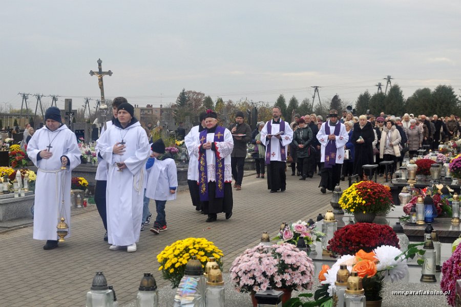 070 Procesja na nowym cmentarzu.jpg